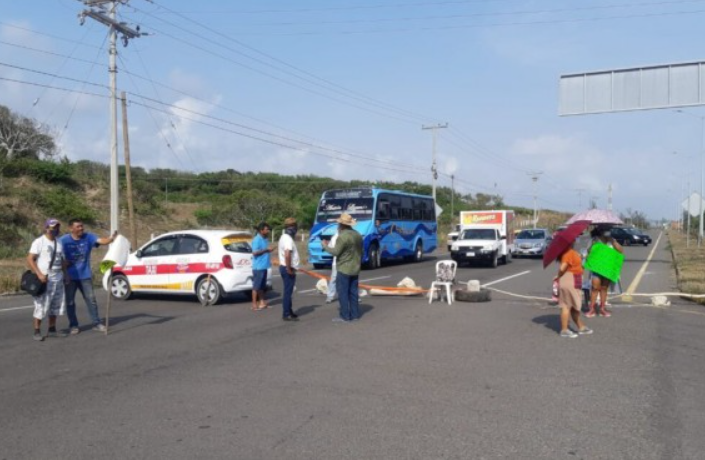 Bloquean La Carretera Ant N Lizardo Boca Del R O Por Falta De