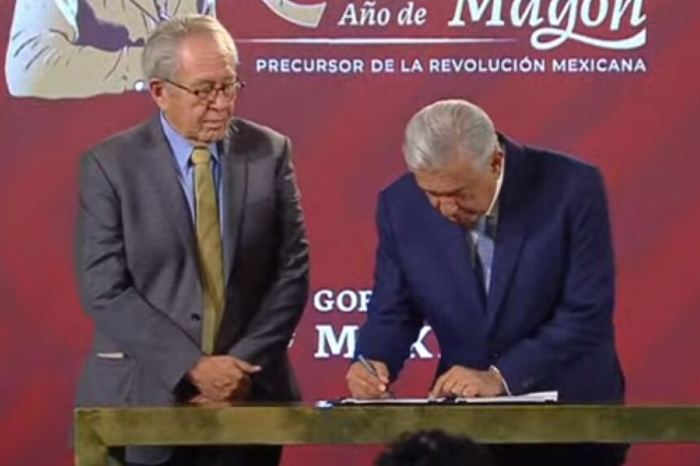 Día Mundial sin Tabaco AMLO firma decreto contra vapeadores Formato