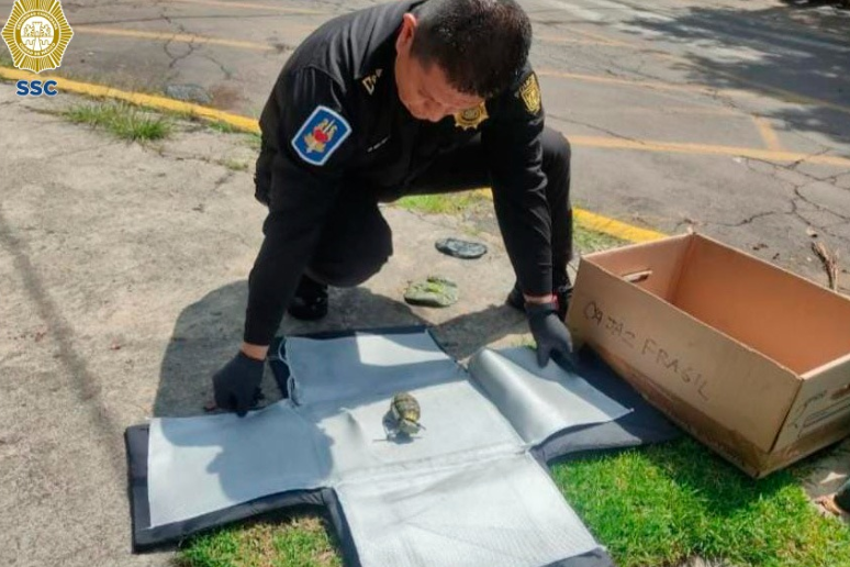 LoAsombroso Hallan granada de fragmentación dentro de camión de