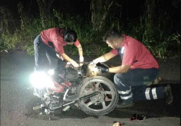 Joven Motociclista Muere Al Estrellarse Contra Tractor En Jamapa