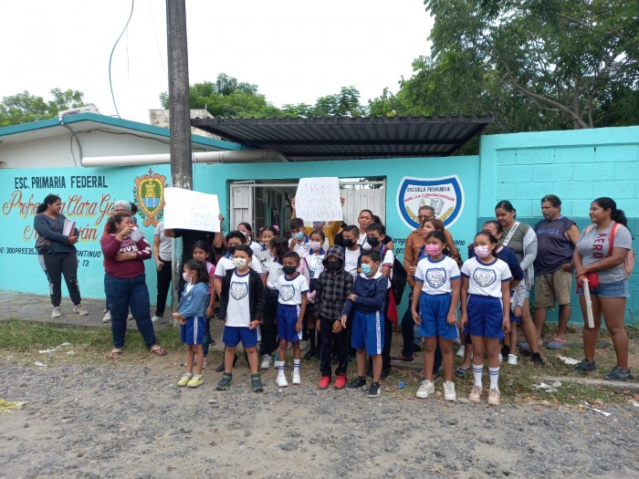 CFE Deja Sin Luz A Primaria En Veracruz Puerto Pretende Cobrar 324 Mil