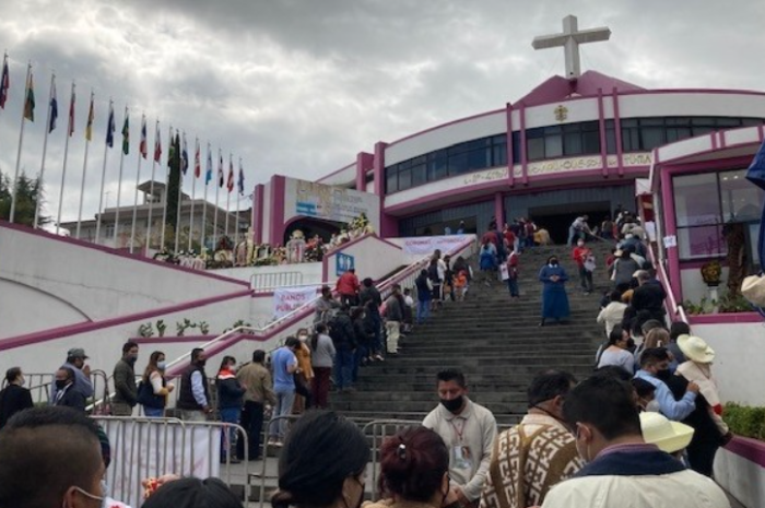 Regresa el fervor guadalupano a los santuarios de la Virgen de Guadalupe - Formato Siete Regresa el fervor guadalupano a los santuarios de la Virgen de Guadalupe - Formato Siete