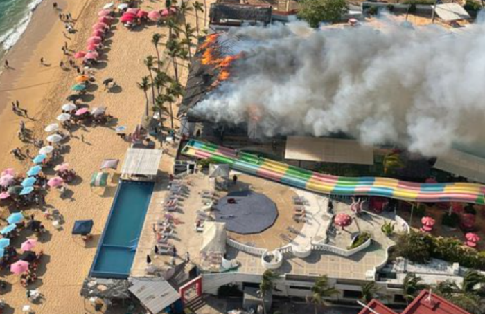 VIDEO | Balneario El Rollo se incendia; así se vieron las llamas en  Acapulco - Formato Siete