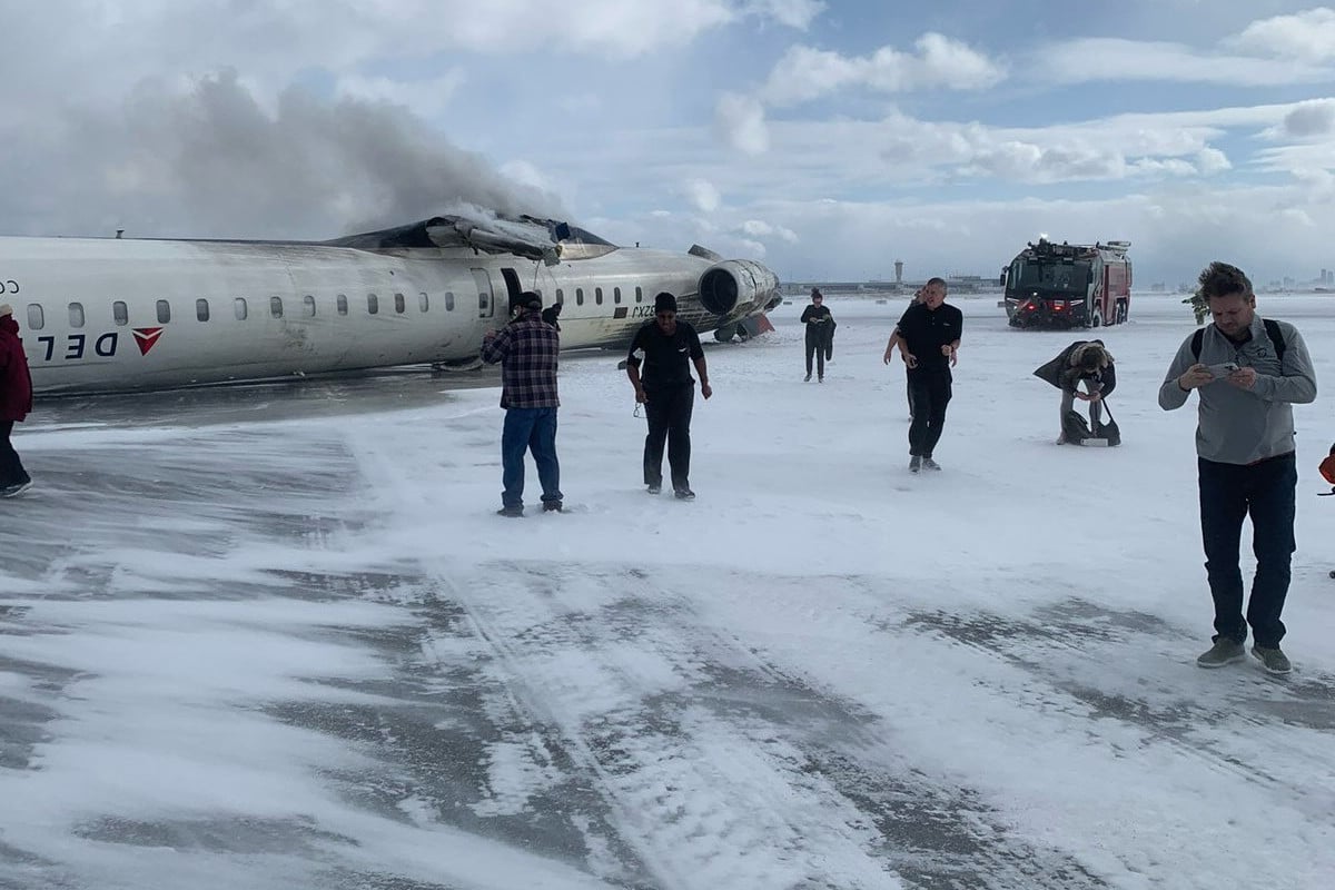 VIDEO Accidente aéreo en Canadá, vuelca avión de Delta Airlines